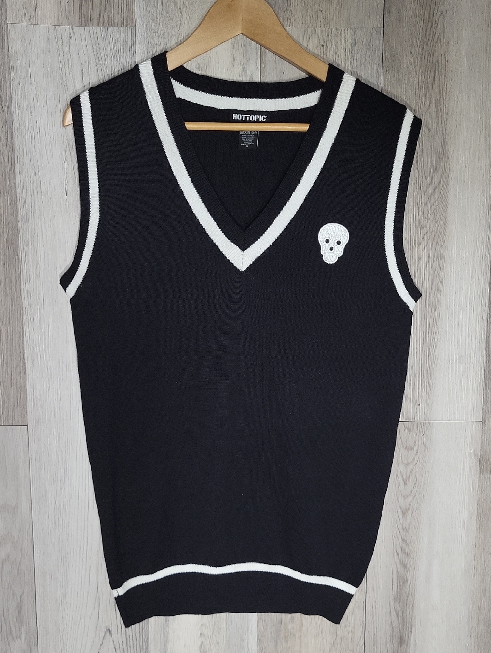 Hot Topic Embroidered Skull Knit Sweater Vest Sleeveless Preppy Grunge Emo Small